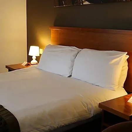 Fairway Hotel *