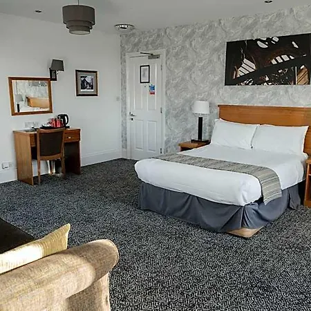 Hotel Fairway *
