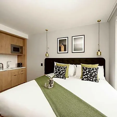 Wilde Centre 4*