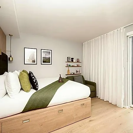 Wilde Centre 4*