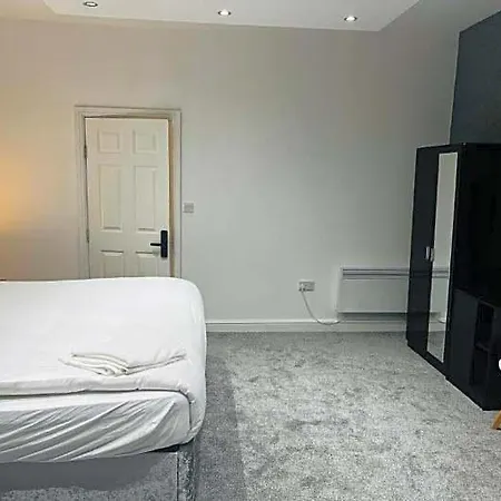 Oyo The Pleasant House Otel 3*