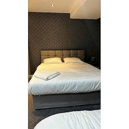 Oyo The Pleasant House Manchester