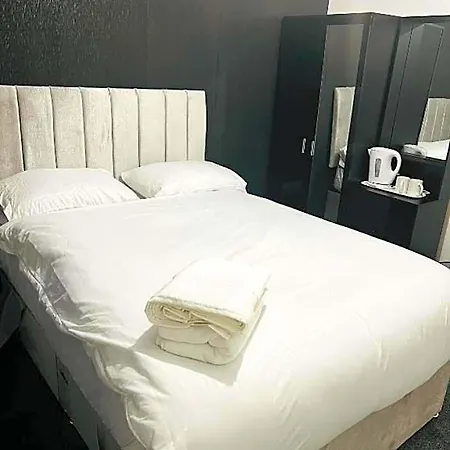 Oyo The Pleasant House 3* Manchester