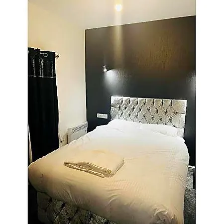 Oyo The Pleasant House 3*