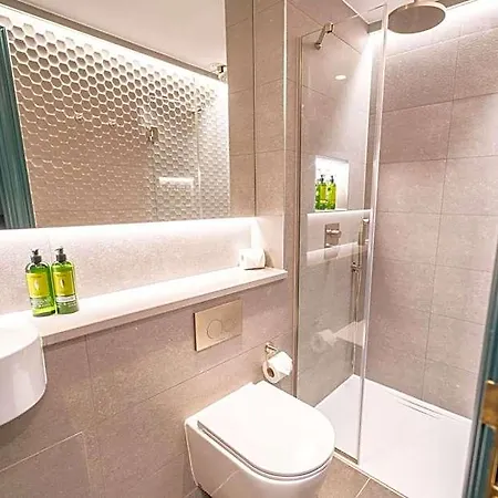 Forty Seven Manchester, Worldhotels Crafted Hotel 4*