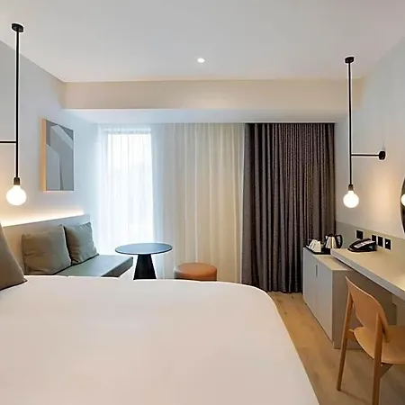 Leonardo Piccadilly Hotel 4*