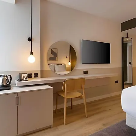 Leonardo Piccadilly Hotel
