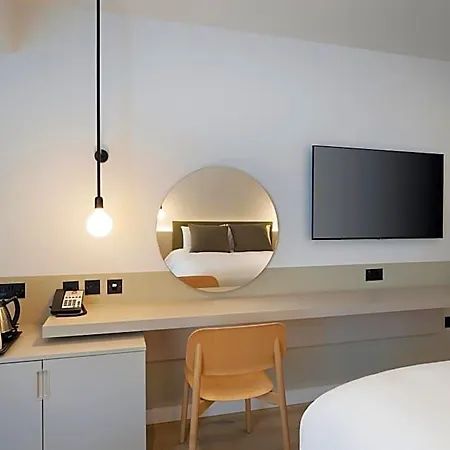Leonardo Piccadilly Hotel 4*