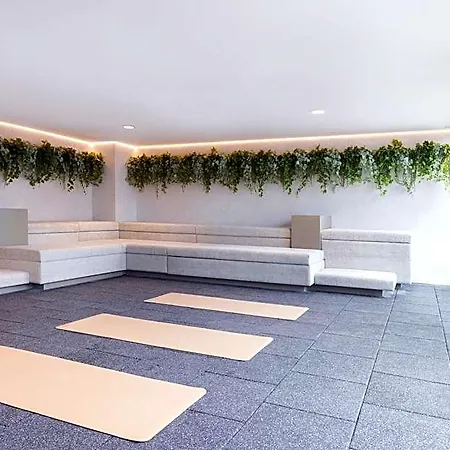 Leonardo Piccadilly Hotel 4*