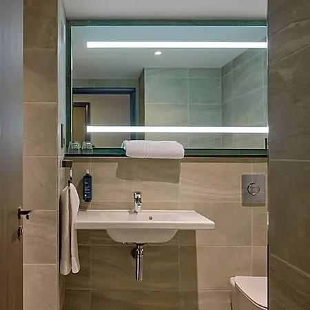 Maldron Centre Hotel 4*