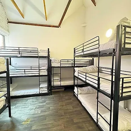 Rahman Hostel *