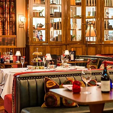 King Street Townhouse & 4*