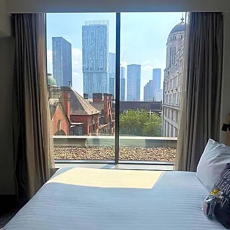Moxy Centre Hotel 3*