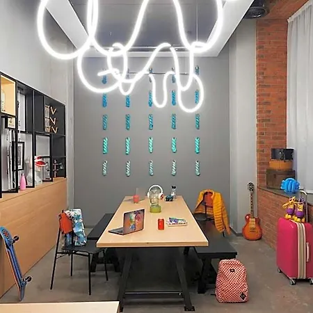Moxy Centre