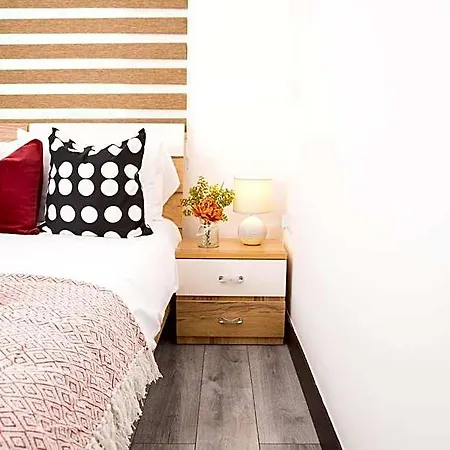 Holiday home The Cozy Chapter - Spacious Near Centre & Old Trafford *