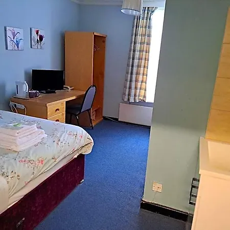 Otel Luther King House 2*