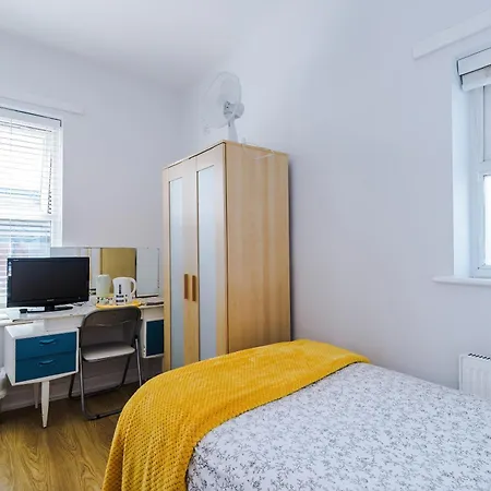 Duchy House, Private Rooms In Salford By Kammili Properties
