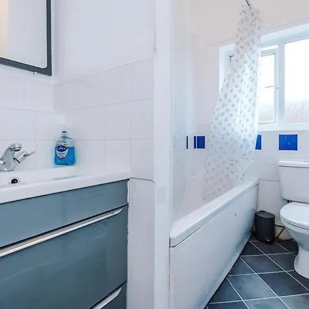 Duchy House, Private Rooms In Salford By Kammili Properties