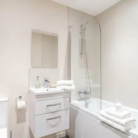 Daire Spacious & Bright 2 Bed *
