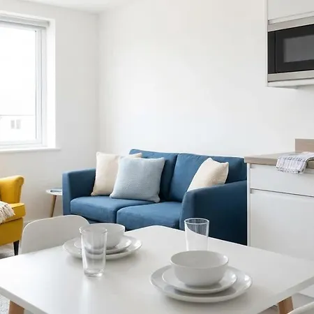 Spacious & Bright 2 Bed * Manchester