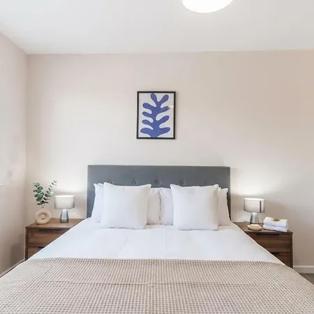 Spacious & Bright 2 Bed * Manchester