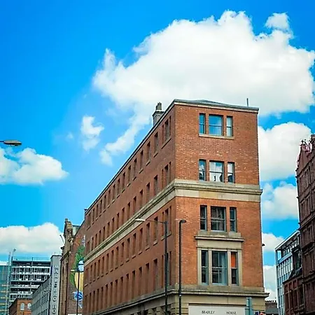 Easyhotel 2*
