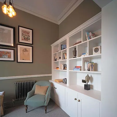 Eleven Didsbury Park Отель
