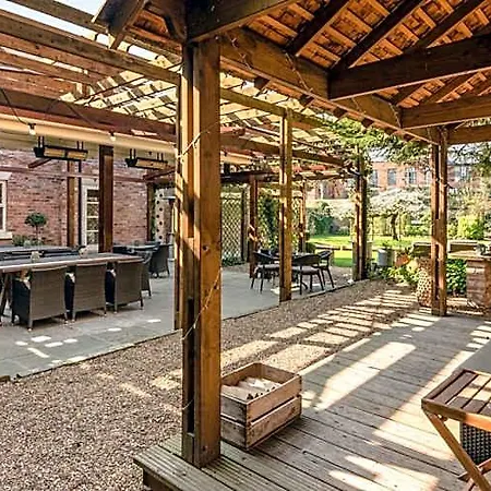 Eleven Didsbury Park 4*