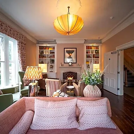 Отель Eleven Didsbury Park 4*