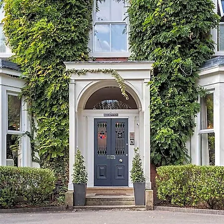 Отель Eleven Didsbury Park Манчестер