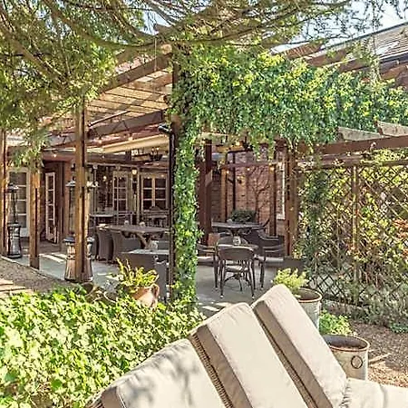 Eleven Didsbury Park Отель