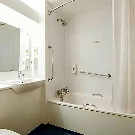 Travelodge Birch M62 Eastbound Szálloda 3*