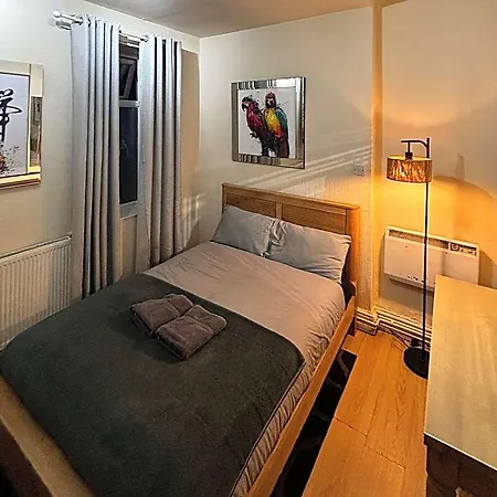 Hendham House - Near Etihad Stadium, Coop Live Arena, Ao Arena, Piccadilly Train Station & Centre Penzion 2*