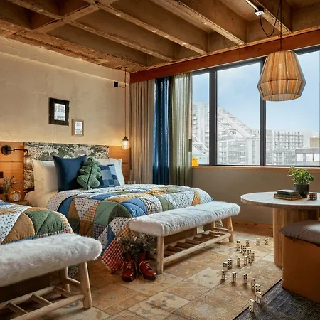 Otel Treehouse 4*