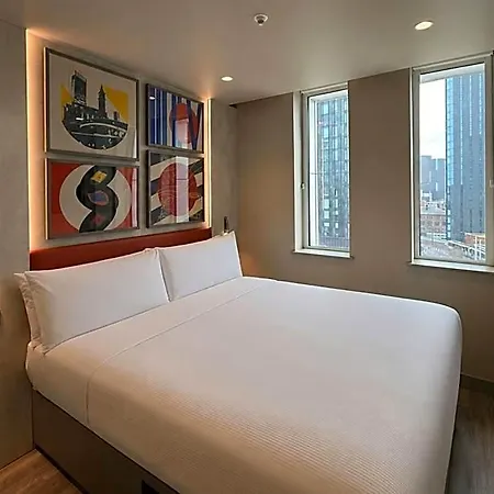 Aloft By Marriott Centre