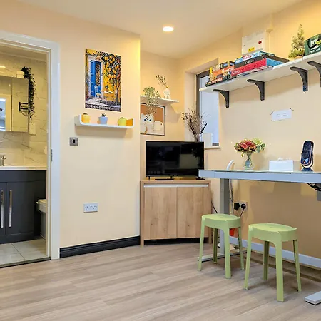 Cosy 2-bed Free Parking, Near Etihad & Centre Manchester
