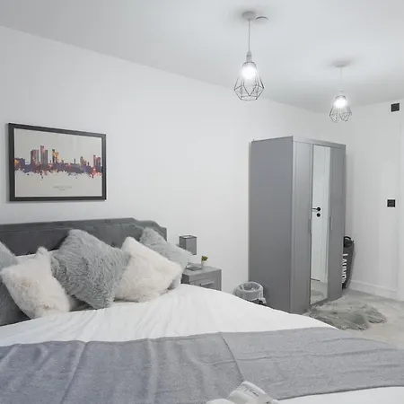 One Bed Flat 7 Mins Walk To Piccadilly