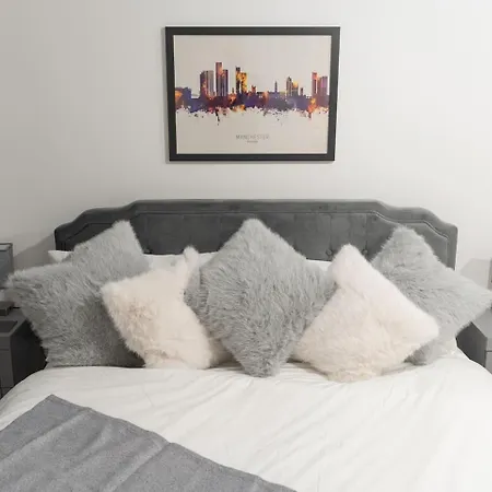 One Bed Flat 7 Mins Walk To Piccadilly Apartment