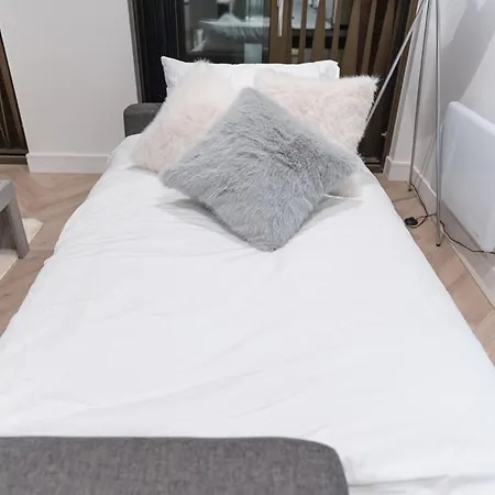 One Bed Flat 7 Mins Walk To Piccadilly * Manchester