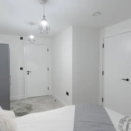 Apartment One Bed Flat 7 Mins Walk To Piccadilly *
