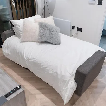 One Bed Flat 7 Mins Walk To Piccadilly