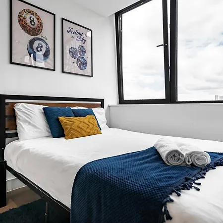 Апартаменты Sleeps 5 Ideal For Work Trips Up To 40 Percent Off Old Trafford Modern