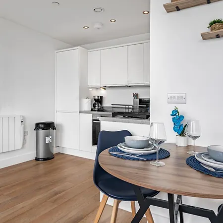 Sleeps 5 Ideal For Work Trips Up To 40 Percent Off Old Trafford Modern Апартаменты Манчестер