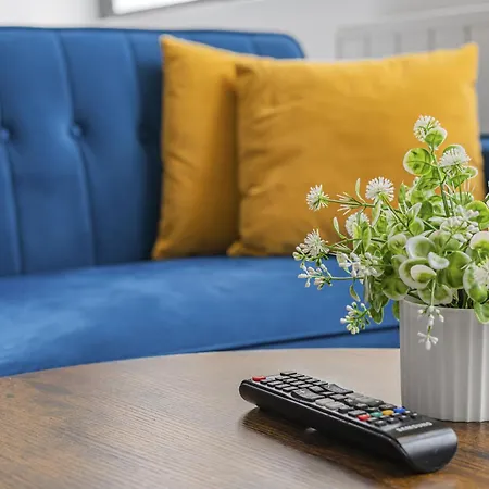 Апартаменты Sleeps 5 Ideal For Work Trips Up To 40 Percent Off Old Trafford Modern *