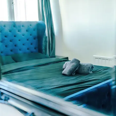 1-bed Flat Hume 5 Min To Mmu & Uom 15 Off Apartmán