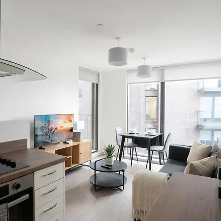 Daire Bright 1 Bed In W Balcony