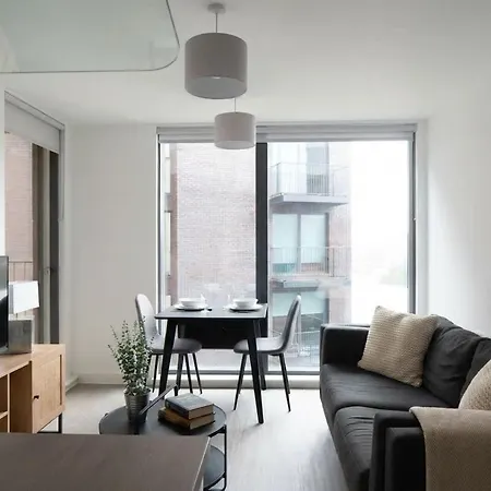 Daire Bright 1 Bed In W Balcony *