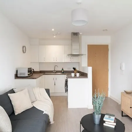 Daire Bright 1 Bed In W Balcony Manchester
