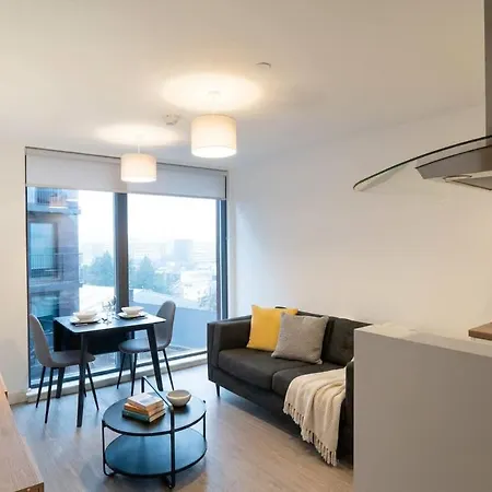 Bright 1 Bed In W Balcony *