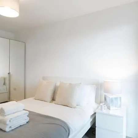 Bright 1 Bed In W Balcony * Manchester